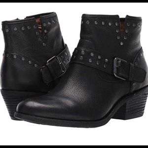 Sofft Allene bootie black Size 8 M Euro 39